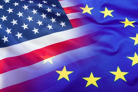 Flaggen der USA und der Europ&auml;ischen Union (EU)