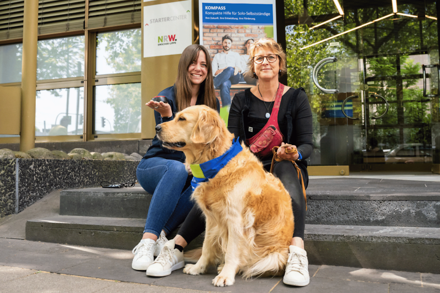 KOMPASS mit Hund
