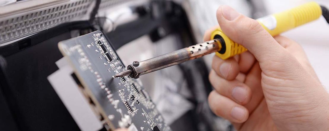 20260824_Reparatur_pixel-shot.com_magnific_Inet