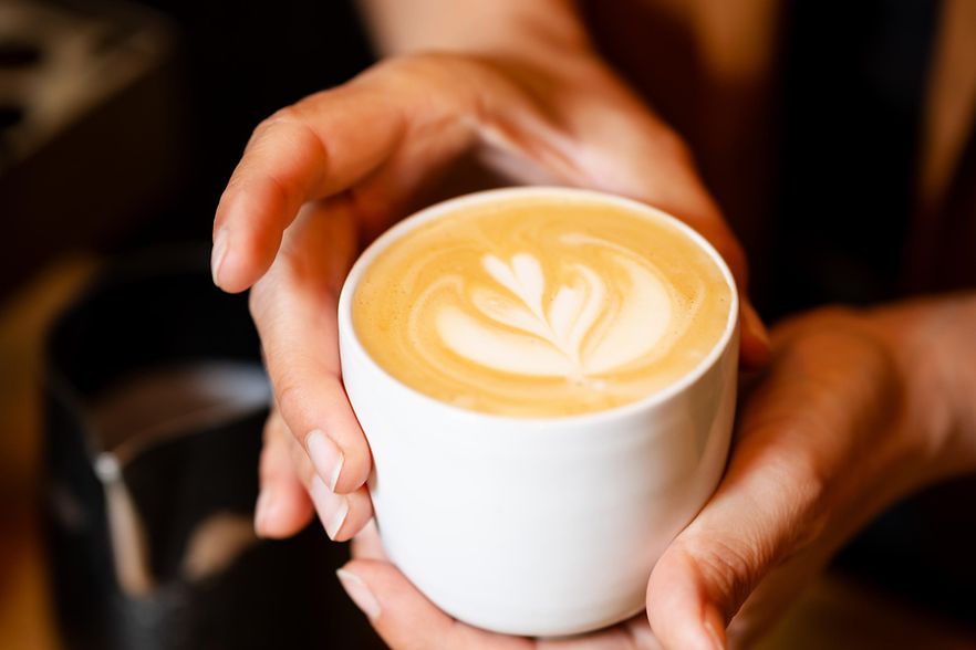 Kaffeetasse mit Milchschaumuster