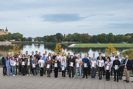 Gruppenbild mit vielen Personen