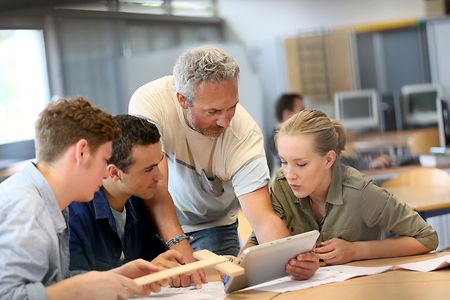 Titelbild Ausbilder_AdobeStock_85273740