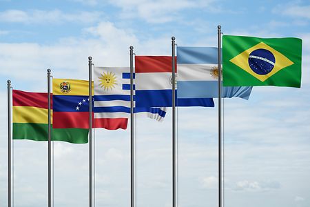 Flaggen der Mercosur-Staaten