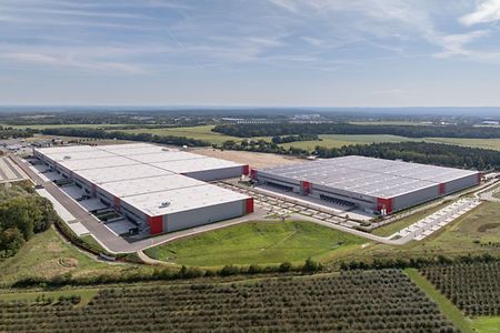 Logistikhallen bei FFO, OSMAB Holding AG